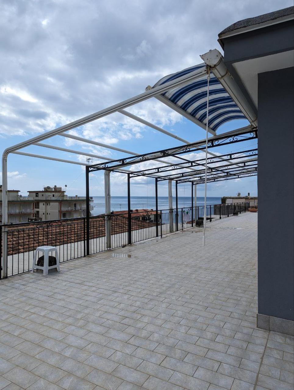 Piccolo Appartamento Con Grande Terrazzo Panoramico 马奥莱 外观 照片