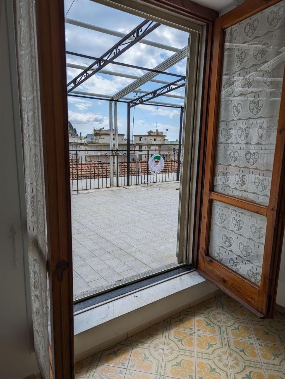 Piccolo Appartamento Con Grande Terrazzo Panoramico 马奥莱 外观 照片